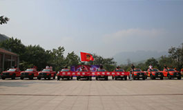 <b>全国第一批火炮交车 出征阿拉善英雄会</b>