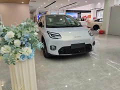 到店实拍埃安UT鹦鹉龙，有颜又有料