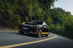 岚图FREE+运动定制版上市，树立华系SUV驾控先锋新标杆F