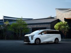 <b>过年自驾必吵架？大厂P8总监的“摆烂疗法”不如这辆MPV</b>